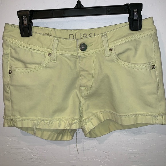 DL1961 Yellow Jean Shorts! - Picture 5 of 5